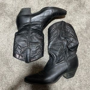 Vintage cow boy boots